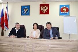 Сегодня серию поездок по районам республики продолжили выездным совещанием Министерства в с. Кош-Агач